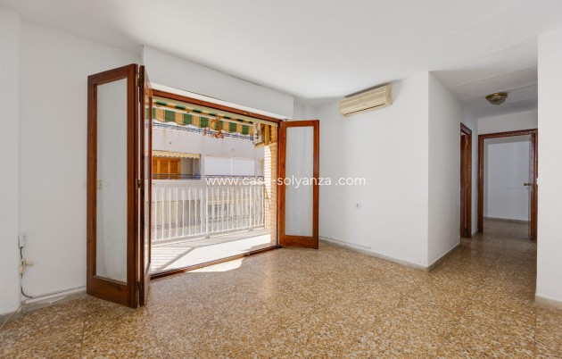 Resale - Apartment / flat - Torrevieja - Playa del Acequión
