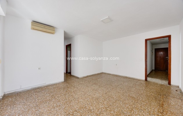 Resale - Apartment / flat - Torrevieja - Playa del Acequión