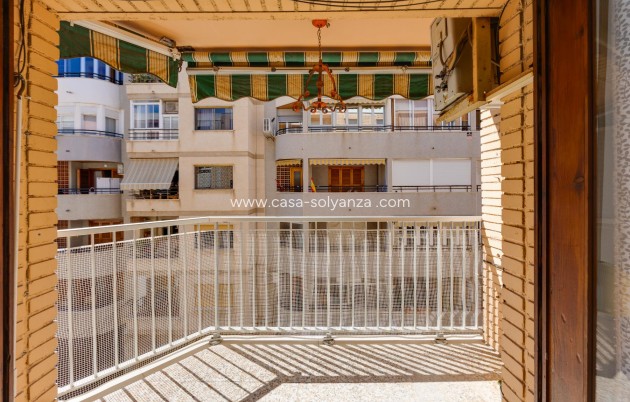 Resale - Apartment / flat - Torrevieja - Playa del Acequión