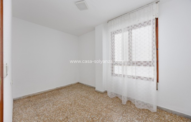 Resale - Apartment / flat - Torrevieja - Playa del Acequión