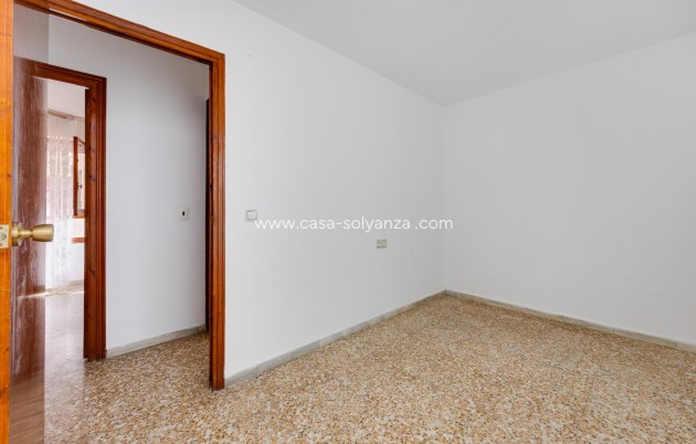 Resale - Apartment / flat - Torrevieja - Playa del Acequión