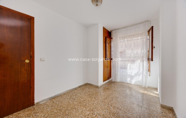 Resale - Apartment / flat - Torrevieja - Playa del Acequión