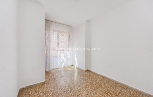 Resale - Apartment / flat - Torrevieja - Playa del Acequión
