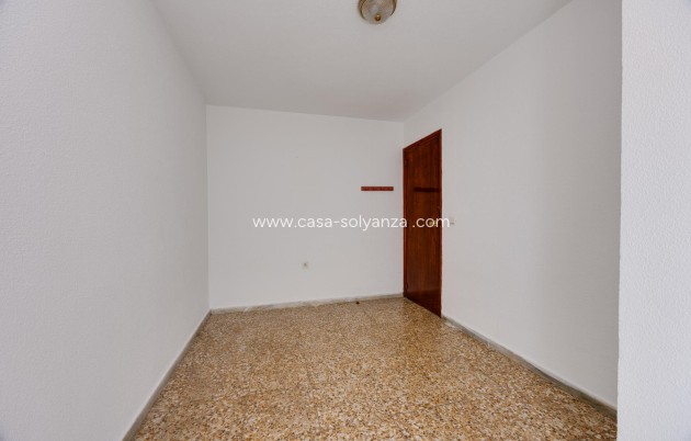 Resale - Apartment / flat - Torrevieja - Playa del Acequión
