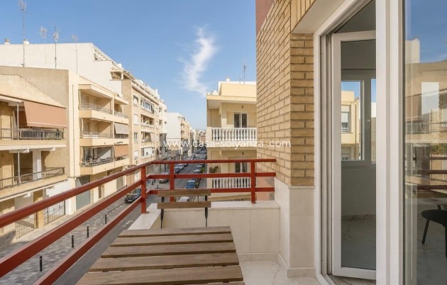 Resale - Apartment / flat - Torrevieja - Playa del Cura
