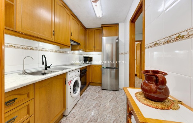 Resale - Apartment / flat - Torrevieja - Center