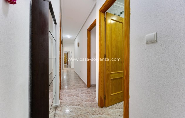 Resale - Apartment / flat - Torrevieja - Center