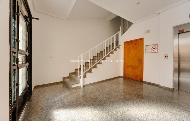Resale - Apartment / flat - Torrevieja - Center