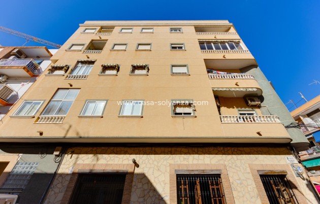 Resale - Apartment / flat - Torrevieja - Center