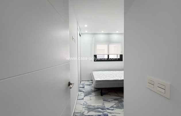 Reventa - Apartamento / piso - Torrevieja - Estacion Autobuses