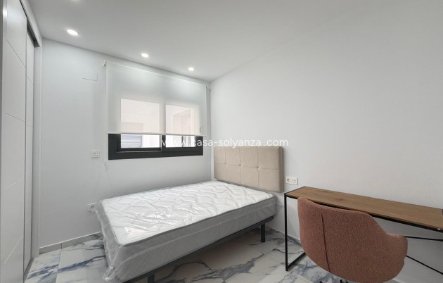 Reventa - Apartamento / piso - Torrevieja - Estacion Autobuses