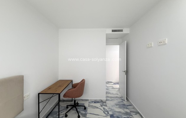 Reventa - Apartamento / piso - Torrevieja - Estacion Autobuses