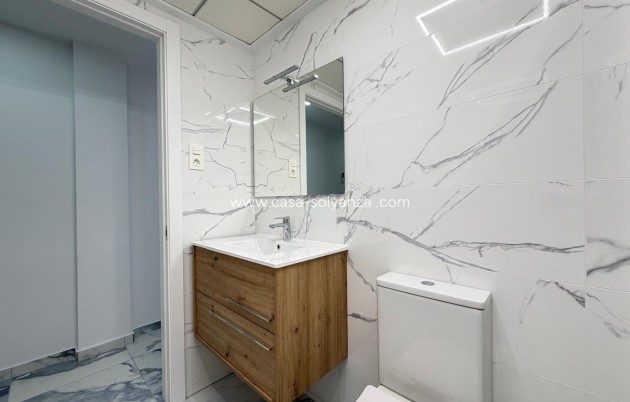 Reventa - Apartamento / piso - Torrevieja - Estacion Autobuses