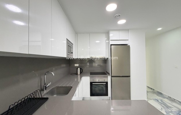 Reventa - Apartamento / piso - Torrevieja - Estacion Autobuses
