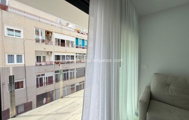 Reventa - Apartamento / piso - Torrevieja - Estacion Autobuses