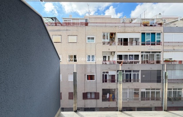 Reventa - Apartamento / piso - Torrevieja - Estacion Autobuses