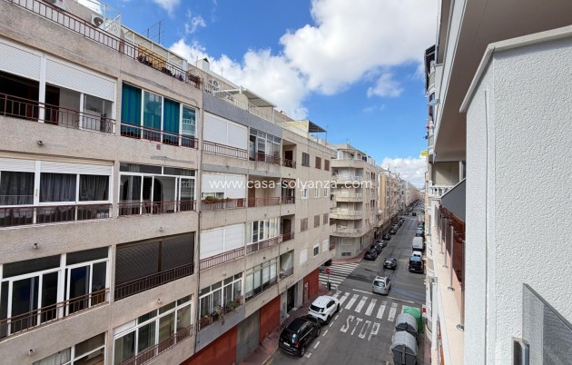 Reventa - Apartamento / piso - Torrevieja - Estacion Autobuses