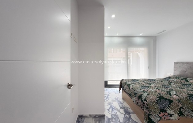 Reventa - Apartamento / piso - Torrevieja - Estacion Autobuses