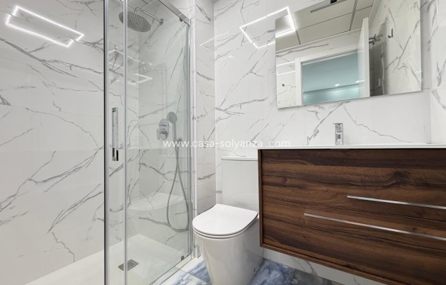 Reventa - Apartamento / piso - Torrevieja - Estacion Autobuses