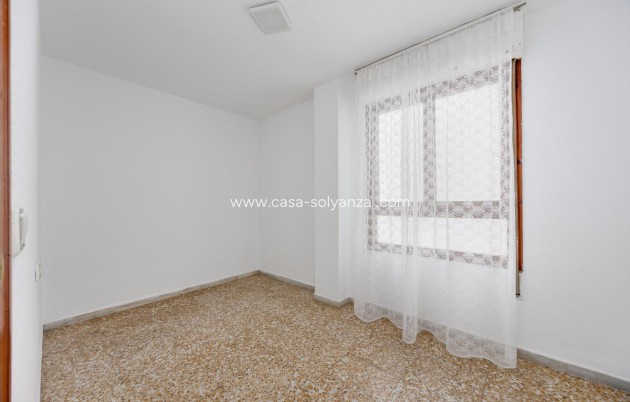 Resale - Apartment / flat - Torrevieja - Torrevieja Centro
