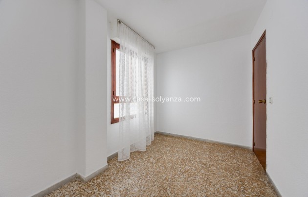 Resale - Apartment / flat - Torrevieja - Torrevieja Centro