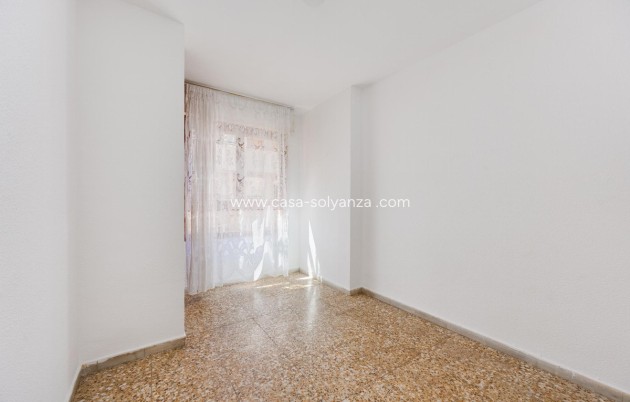 Resale - Apartment / flat - Torrevieja - Torrevieja Centro