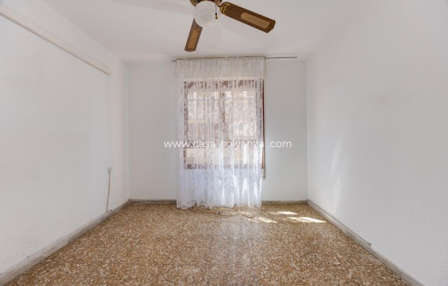 Resale - Apartment / flat - Torrevieja - Torrevieja Centro