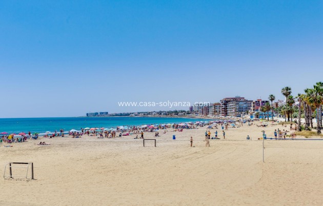 Resale - Apartment / flat - Torrevieja - Torrevieja Centro