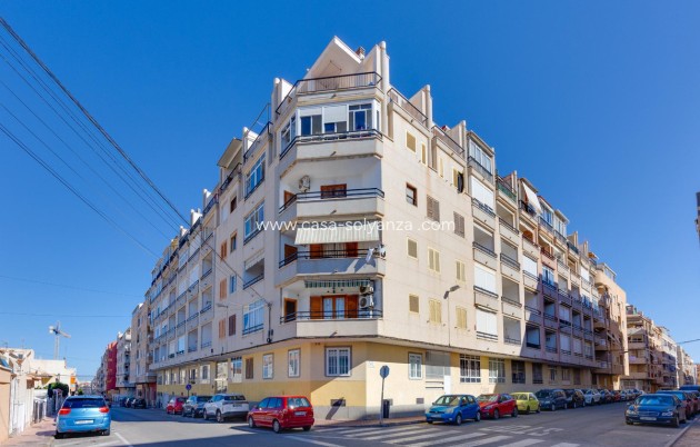 Resale - Apartment / flat - Torrevieja - Playa del Cura