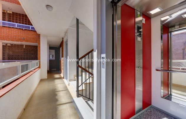 Wiederverkauf - Wohnung - Torrevieja - Playa del Acequión