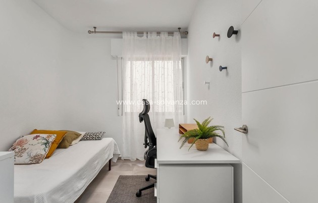Reventa - Apartamento / piso - Torrevieja - Playa de los Locos