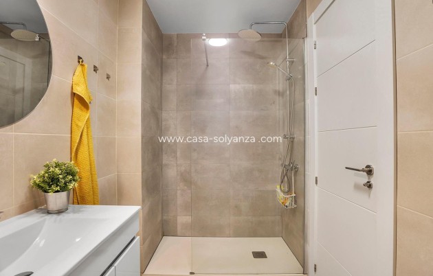Herverkoop - Appartement / flat - Torrevieja - Playa de los Locos