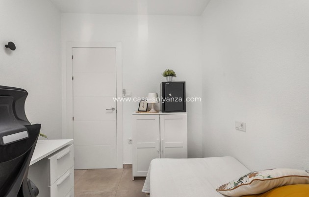 Herverkoop - Appartement / flat - Torrevieja - Playa de los Locos