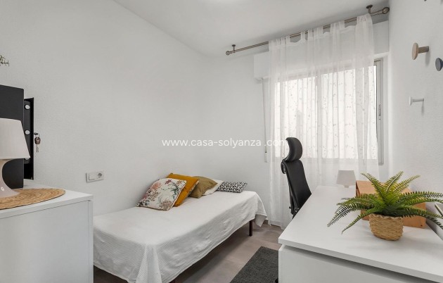 Herverkoop - Appartement / flat - Torrevieja - Playa de los Locos