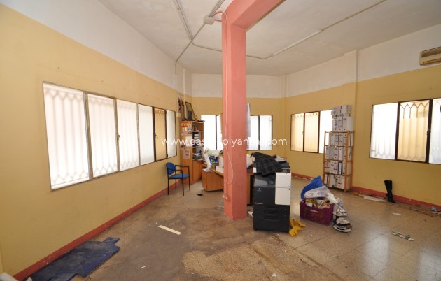 Resale - Commercial - Petrer - Inland