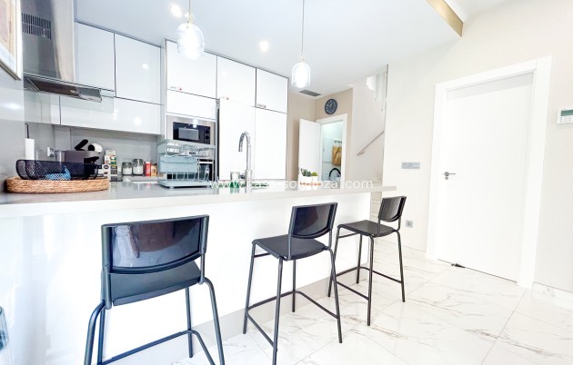 Reventa - Villa - Villamartin - Villamartín