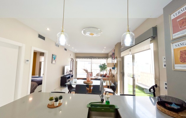 Reventa - Villa - Villamartin - Villamartín