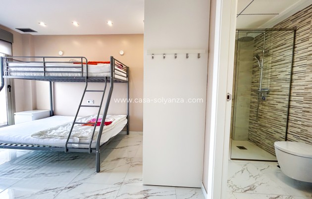 Reventa - Villa - Villamartin - Villamartín