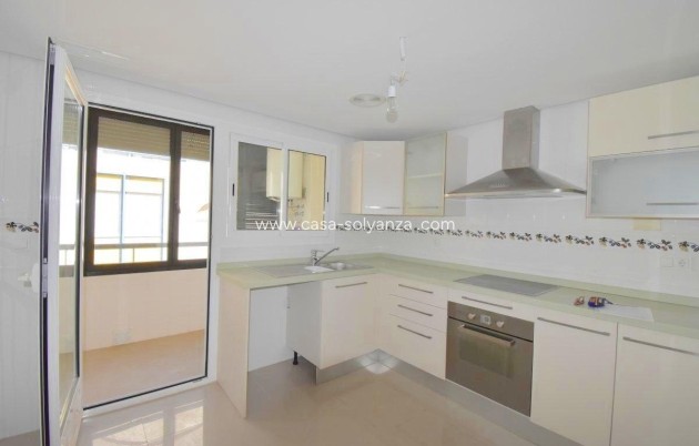 Resale - Apartment / flat - Torrevieja - Centro - Muelle Pesquero
