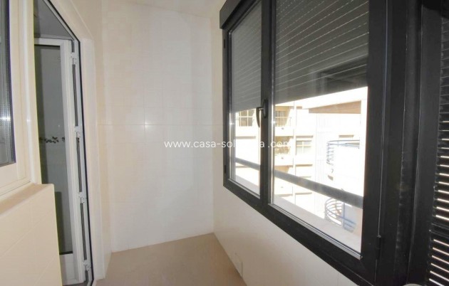 Resale - Apartment / flat - Torrevieja - Centro - Muelle Pesquero