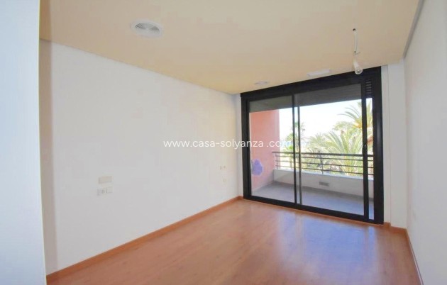 Resale - Apartment / flat - Torrevieja - Centro - Muelle Pesquero