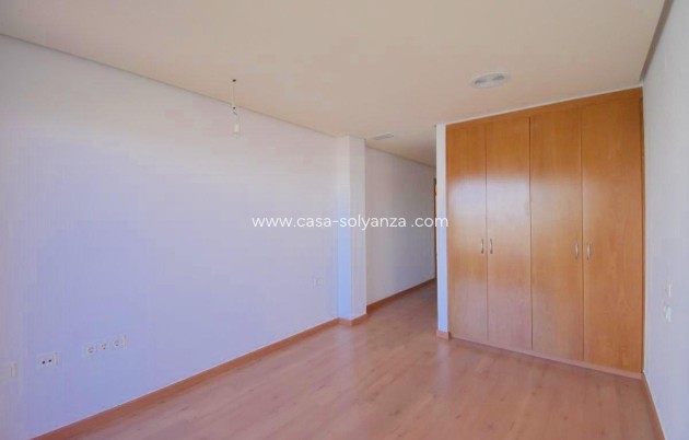 Resale - Apartment / flat - Torrevieja - Centro - Muelle Pesquero