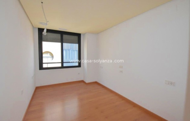 Resale - Apartment / flat - Torrevieja - Centro - Muelle Pesquero