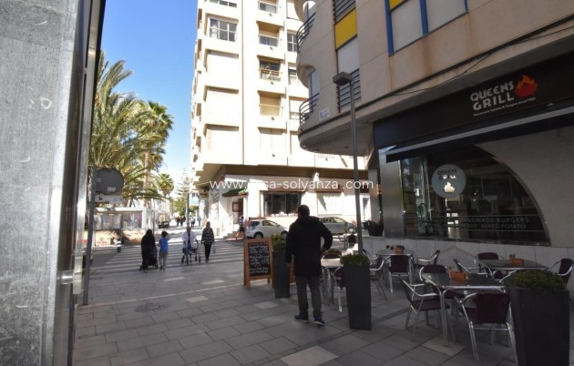 Resale - Apartment / flat - Torrevieja - Centro - Muelle Pesquero