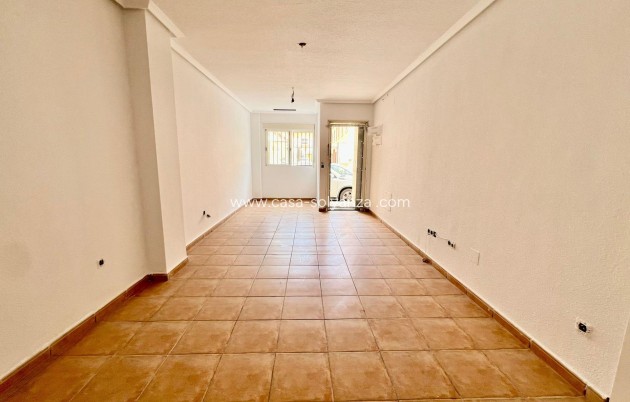 Resale - Apartment / flat - Catral - Comunidad Valenciana