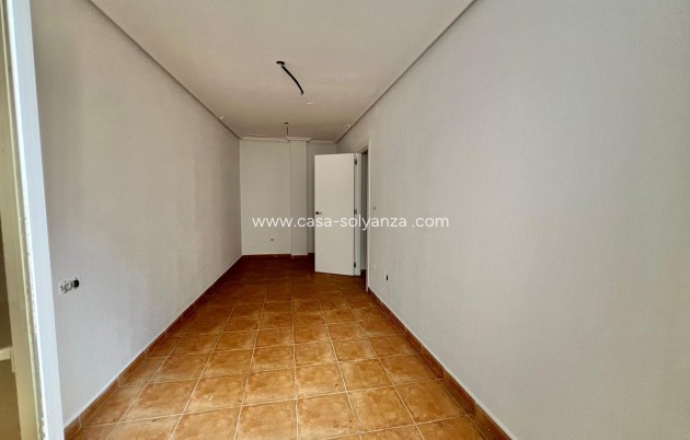 Resale - Apartment / flat - Catral - Comunidad Valenciana