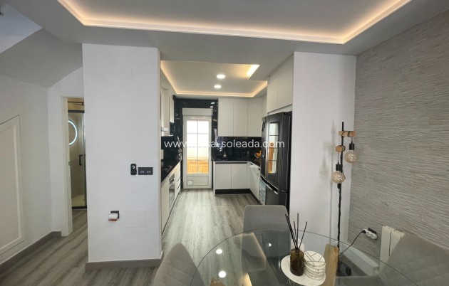 Resale - Villa - Orihuela Costa - Villamartín