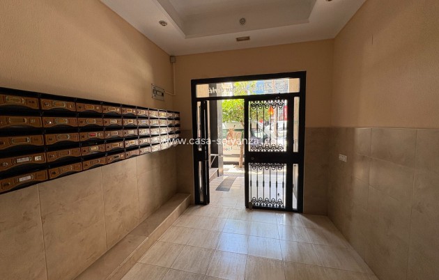 Resale - Apartment / flat - Torrevieja - Costa Blanca
