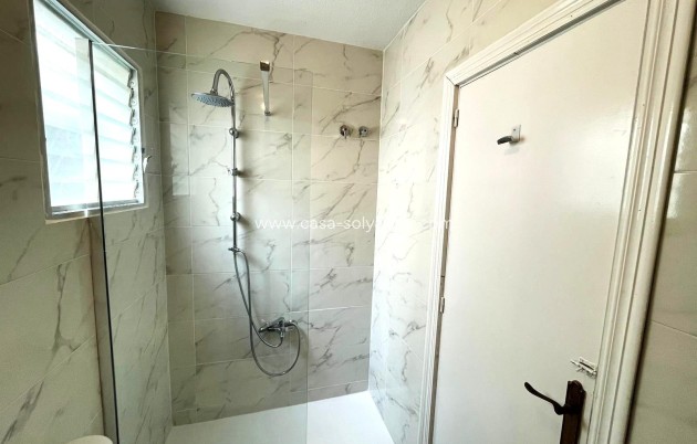 Resale - Apartment / flat - Torrevieja - Center