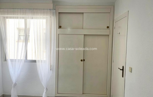 Resale - Apartment / flat - Torrevieja - Center